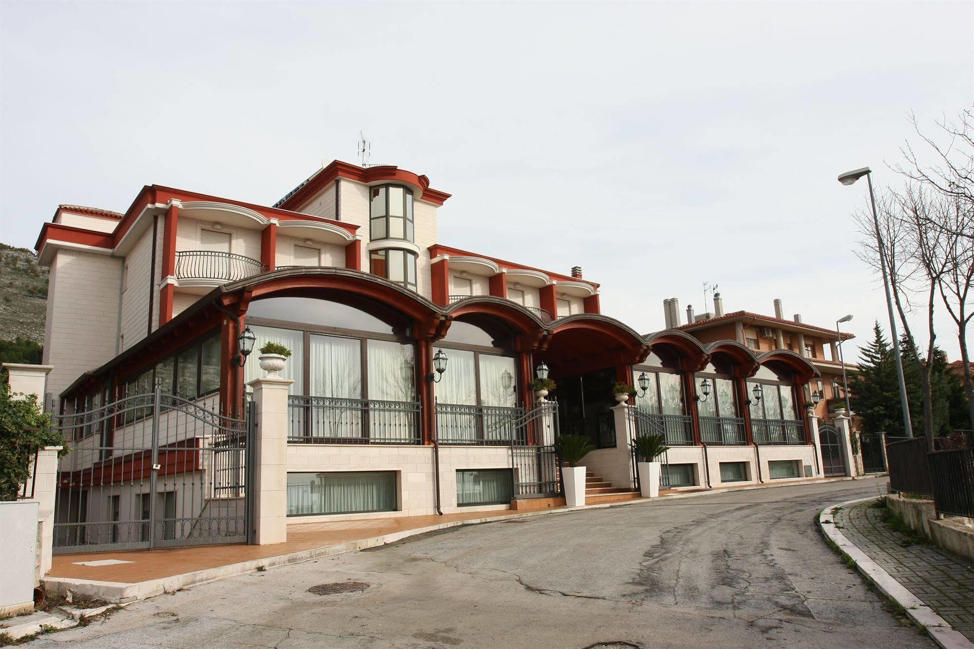 Hotel Ristorante Rossemi San Giovanni Rotondo Exterior foto